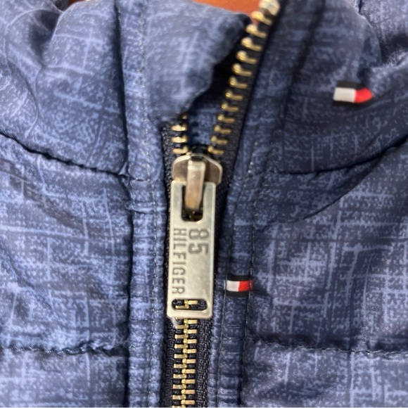 Tommy Hilfiger Toddler Navy Puffer Vest size 2T - Picture 3 of 6